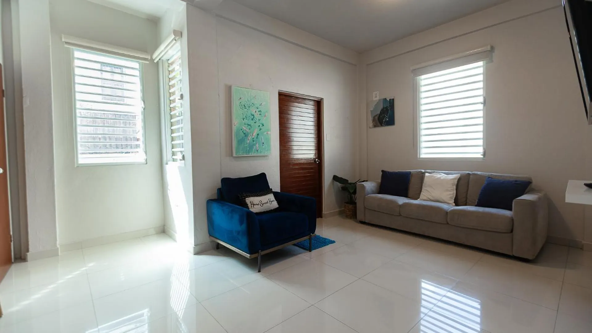 101- Renovated City Gem Near The Beach With Free Parking location